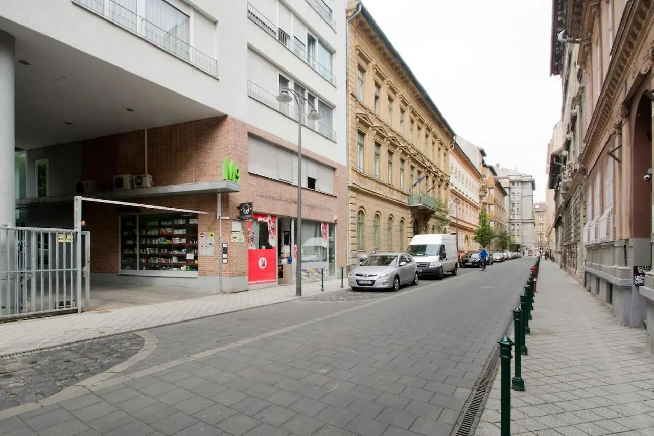 Modern Four Bedroom Apartment In Palace District Budapest