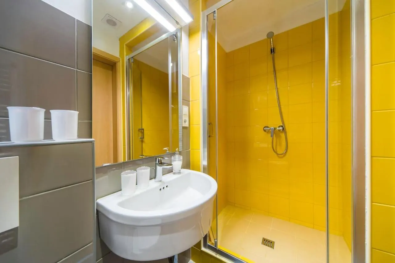 Modern Four Bedroom Apartment In Palace District Budapest